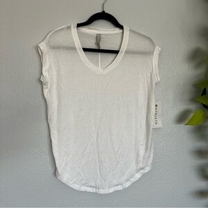 🆕 Athleta Cloudlight Stratus Tee